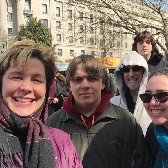 Meet your Posher, Jan - Picture 2 of 7